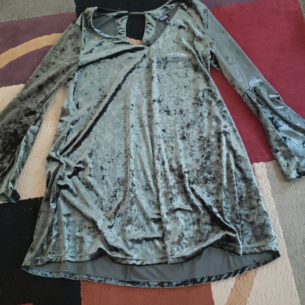 A green velvet dress